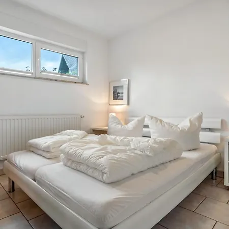 Haus 44 *